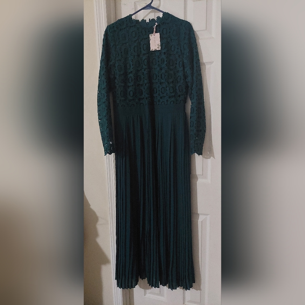 Dainty Jewells Size Large EXQUISITE ENGLISH MANOR NWT Emerald green